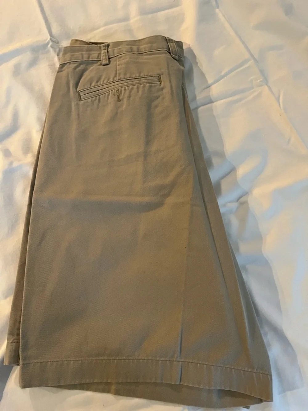 Old Navy Men's Flat-Front Khaki Shorts - Light Tan